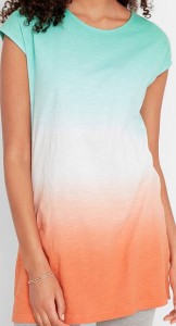 Długi shirt boxy z rozcięciem z boku