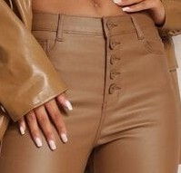 Jasnobrązowe Modelujące Spodnie z Ekoskóry o Fasonie Skinny Caetana